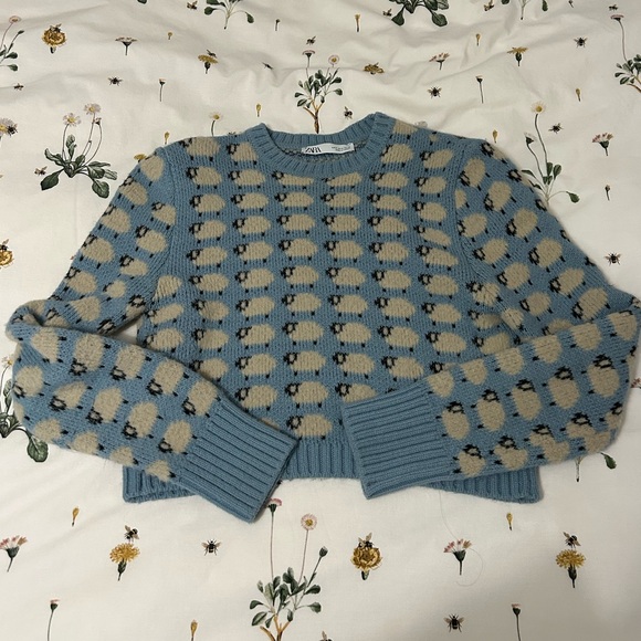 Iconic Zara wool sheep sweater - Picture 2 of 4